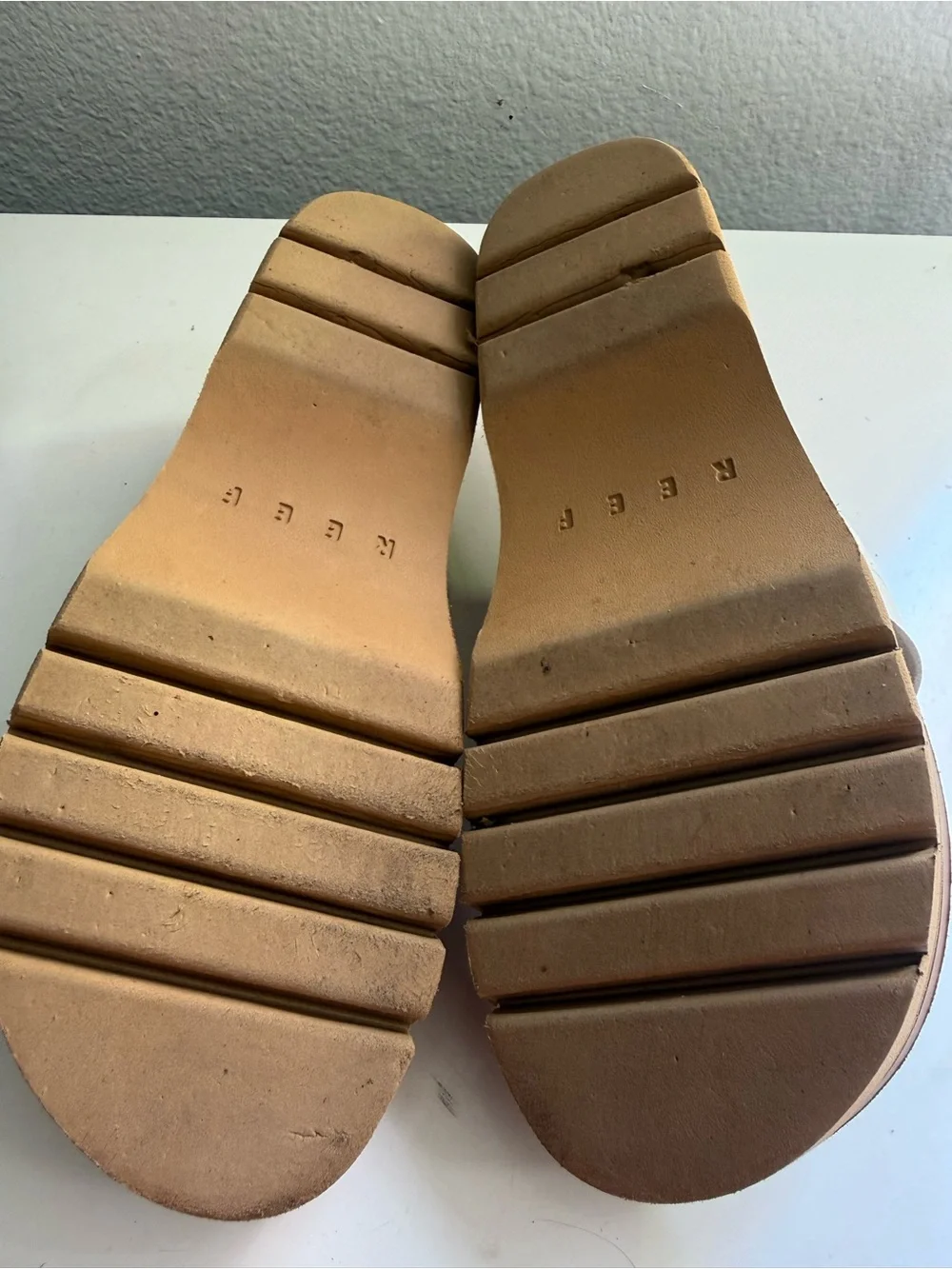 Reef vista higher Lennox size 8 Two-Tone Platform Slide Sandal in Cream and Tan